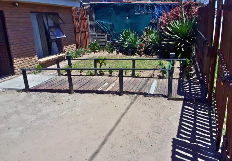 3 Bedroom Property for Sale in Kwanonqaba Western Cape